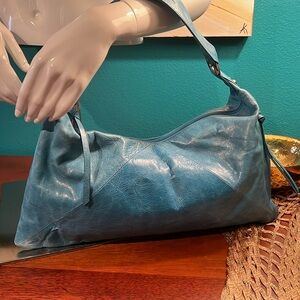 2025 FALL HANDBAG TREND ALERT!! Hobo brand Paulette hobo style shoulder bag